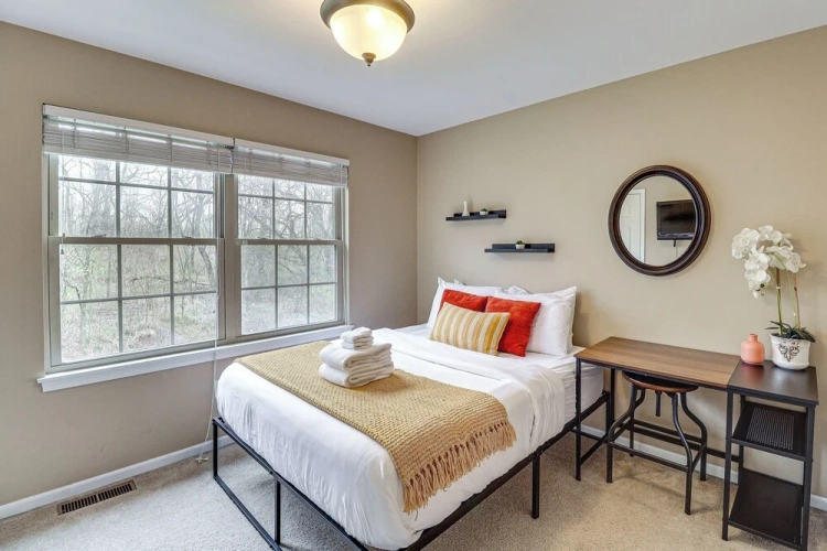 3 Bedrooms Apartment