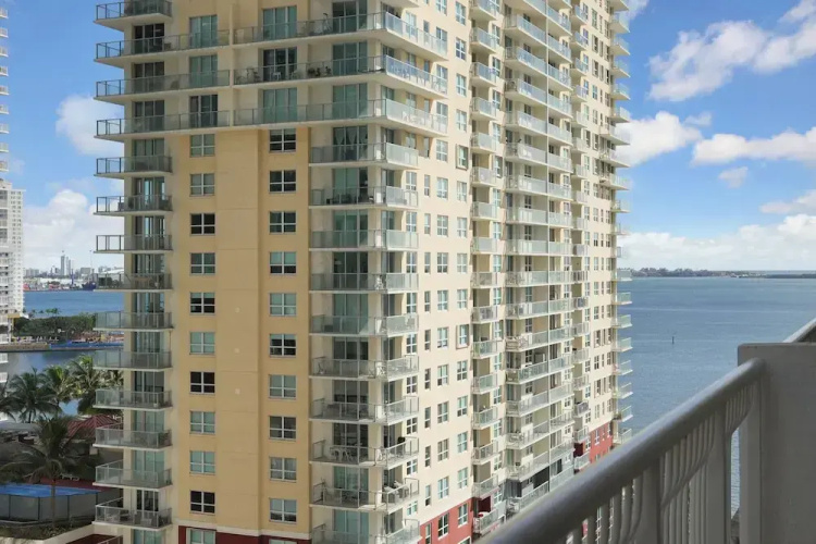 Zeus Sanctuary in Brickell Miami