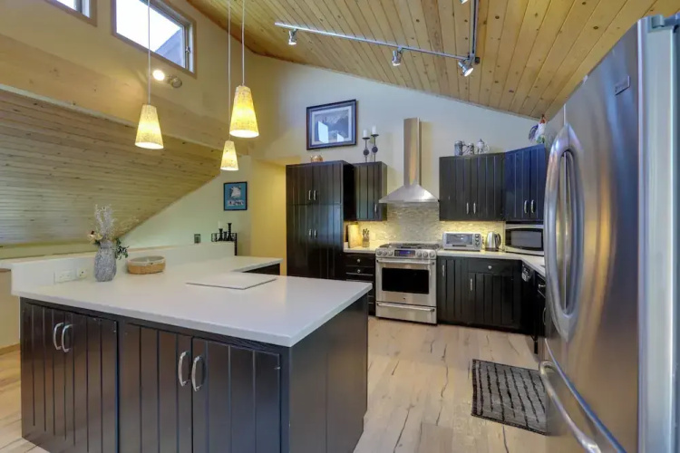 Vail 'treehouse' + Hot Tub, Sauna & Mtn Views