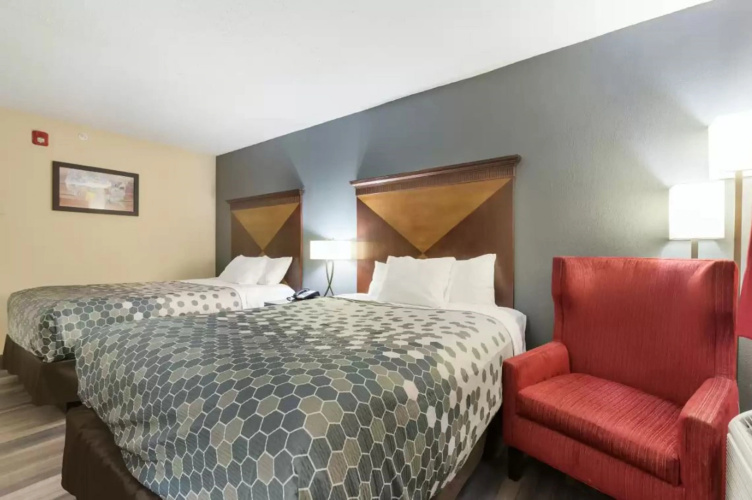 Econo Lodge Inn & Suites Mason City - Clear Lake - Clear Lake, IA