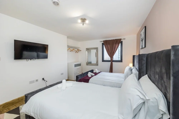 Standard Triple room