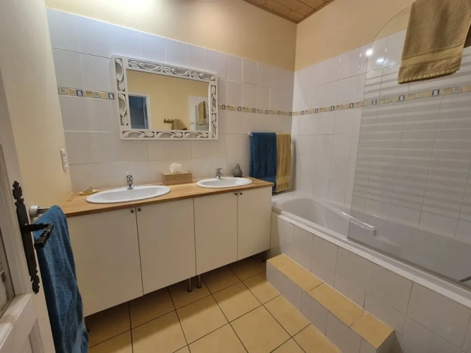 Standard Twin room with view