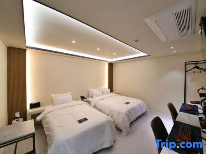 Business Twin room