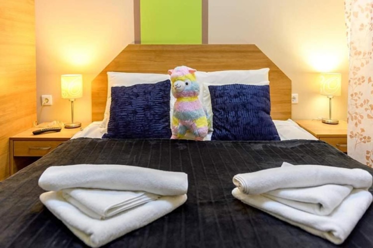 2 Bedrooms Apartment
