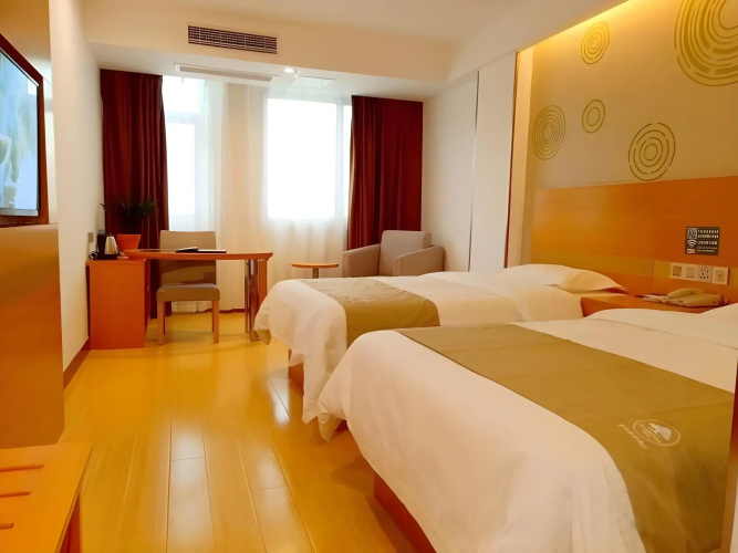 GreenTree Inn Fuyang Technician College
