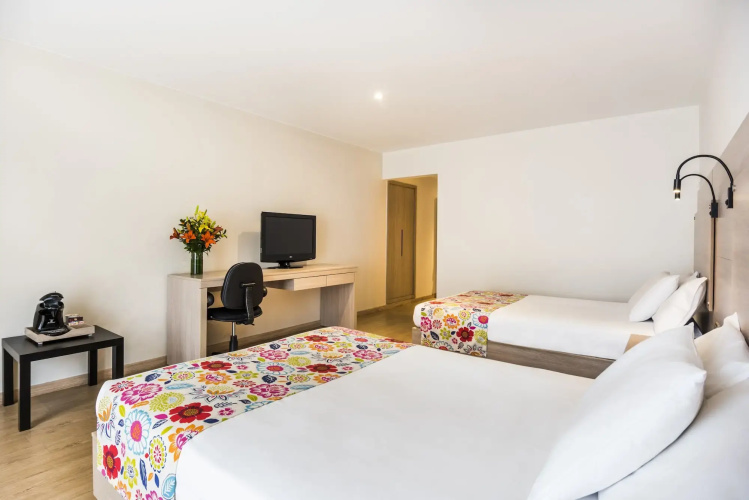 Hotel Rosales Plaza