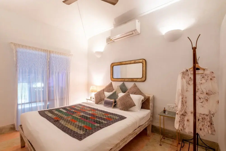Vedatmana By The Sea