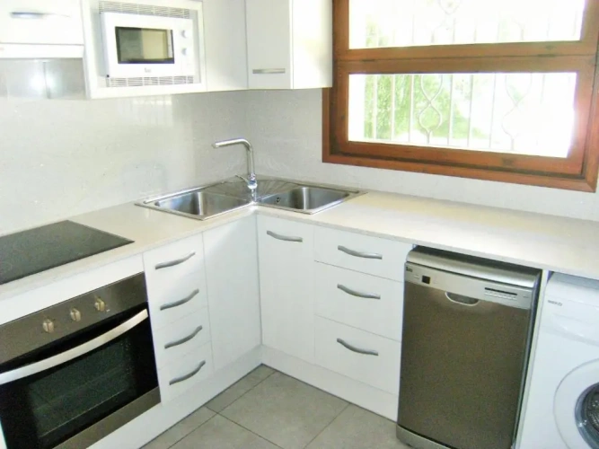 3 Bedrooms Cottage