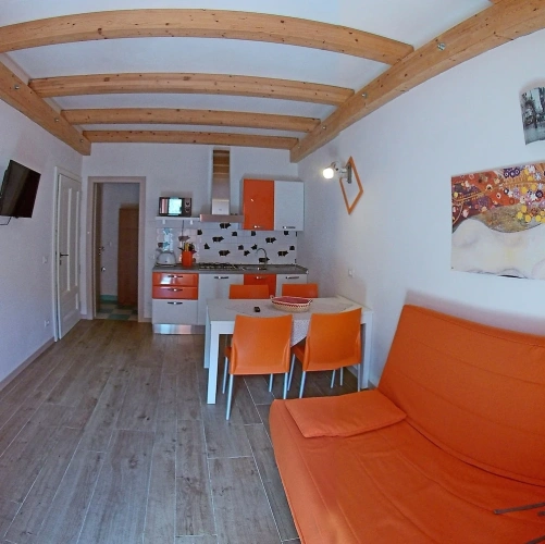 1 Bedroom Apartment with mountain view
