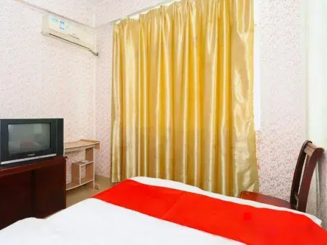Sunshine Holiday Hotel