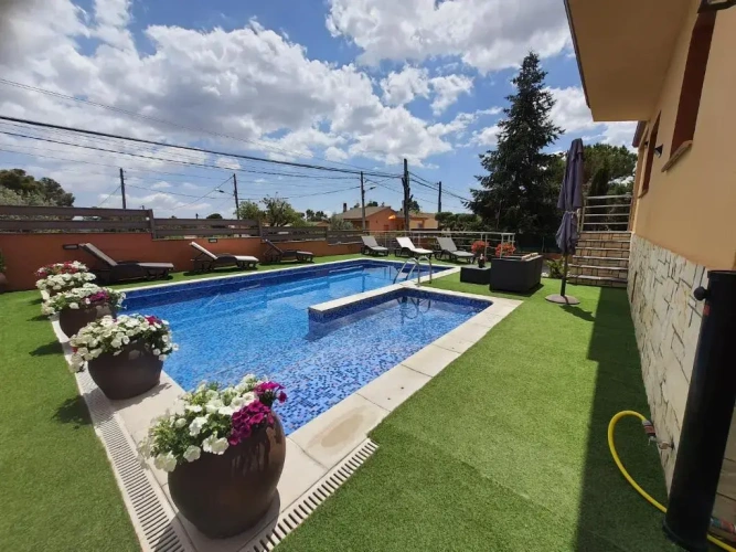 4 Bedrooms Chalet