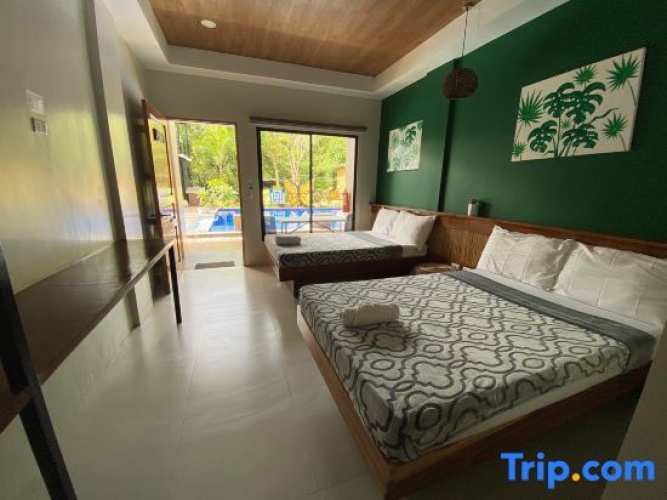 Standard room with pool view