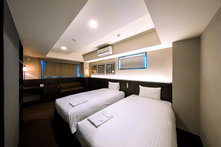 Corner Twin room