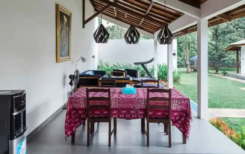 Harny's Garden Villa
