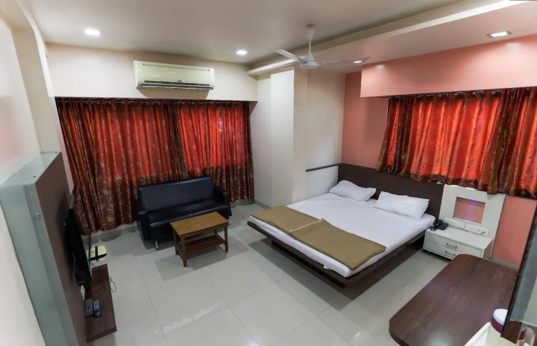1 Bedroom Deluxe Double room with city view
