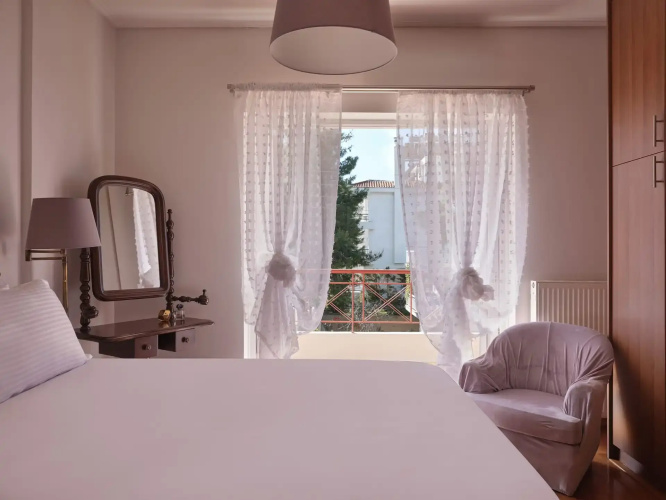 Evis Voula Home