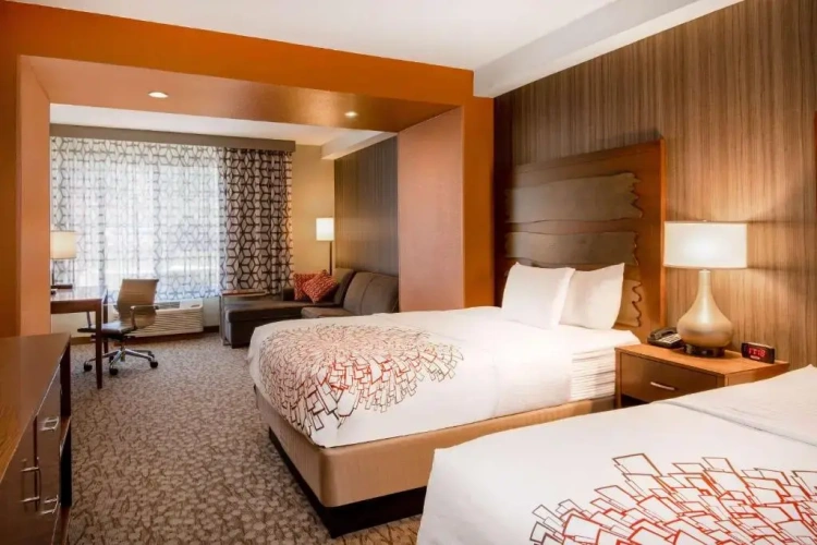 Deluxe Quadruple room