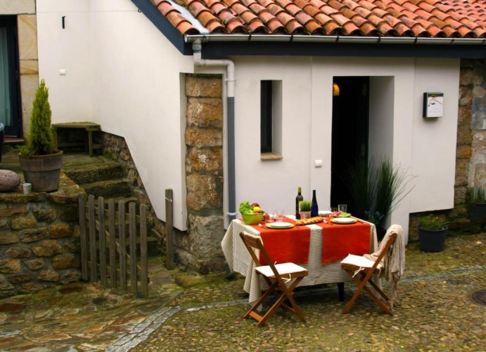 2 Bedrooms Cottage