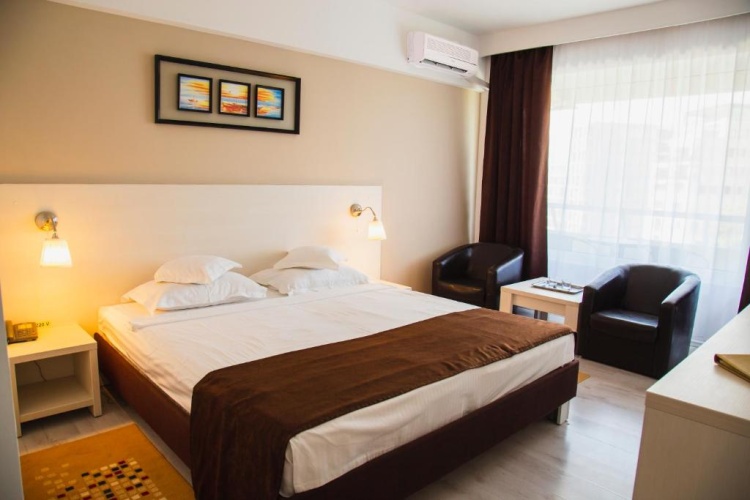 Standard Double room with balcony and with lake view
