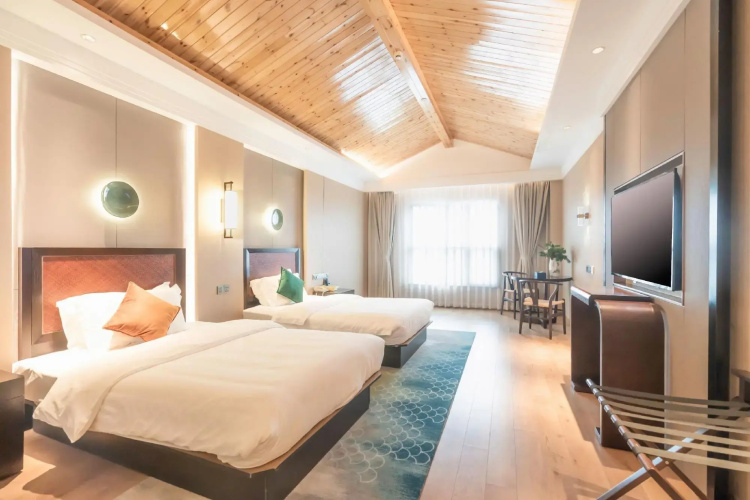 Yixing Eastluus Hotel