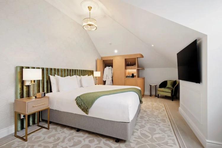 Superior Attic room