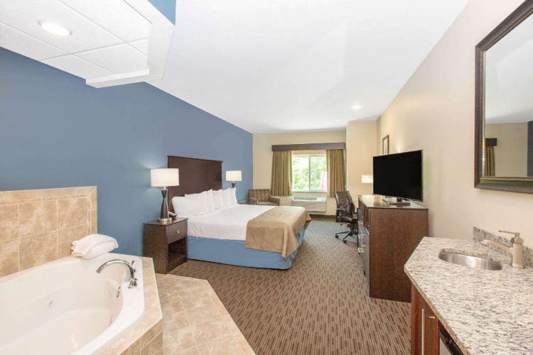 Deluxe Double Suite