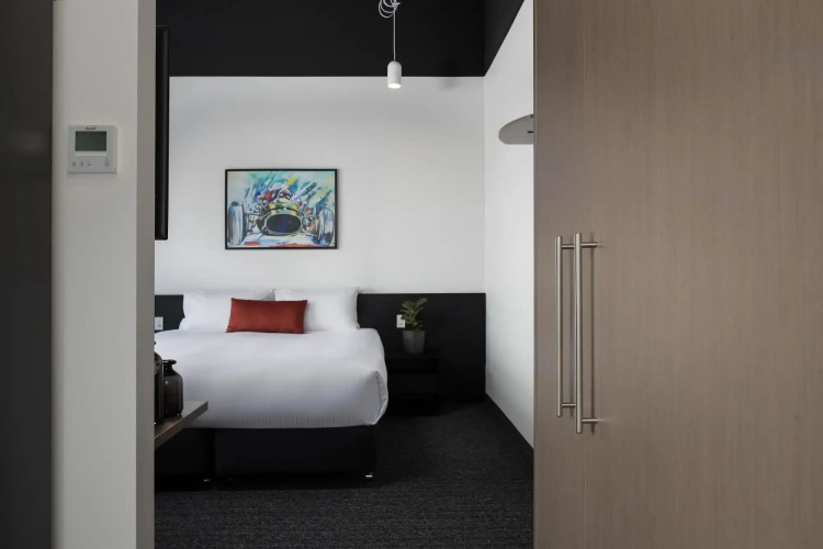Rydges Pit Lane Hotel