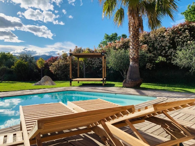 2 Bedrooms Villa