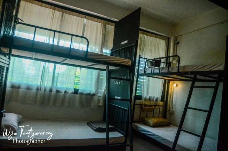 6 Bedrooms Bed in Dorm