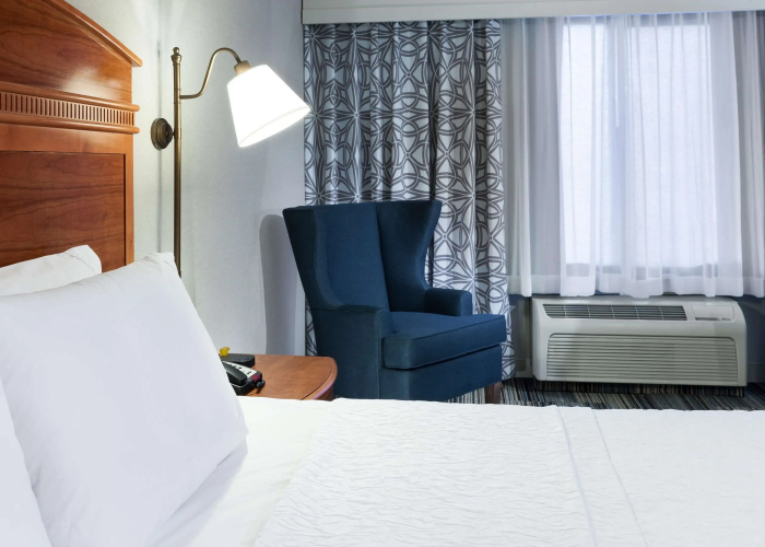 Hampton Inn & Suites Tulare