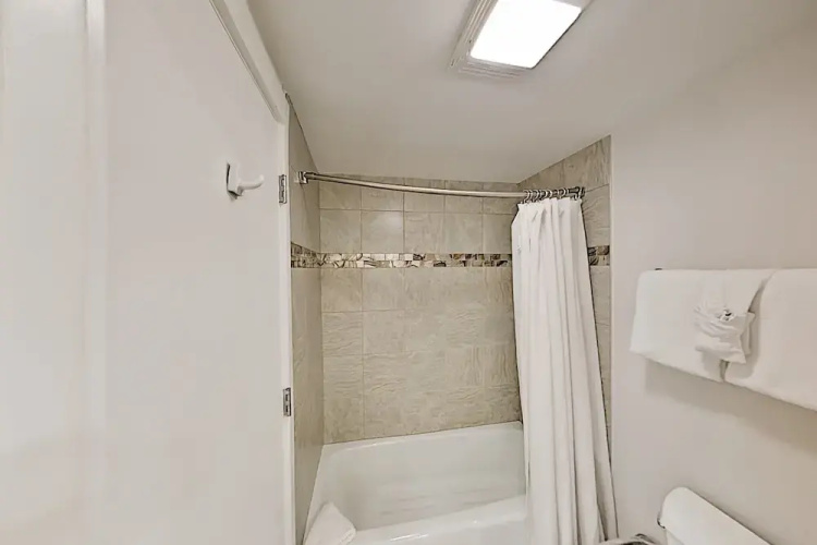 175ac152 2 Bedroom Condo