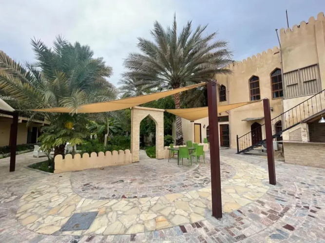 Date Palm Inn