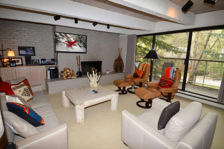 Chateau Eau Claire & Roaring Fork by Frias Properties