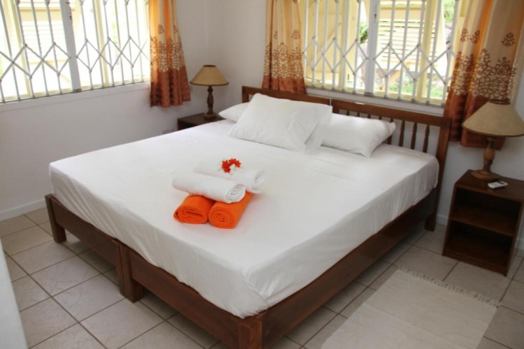 2 Bedrooms Villa
