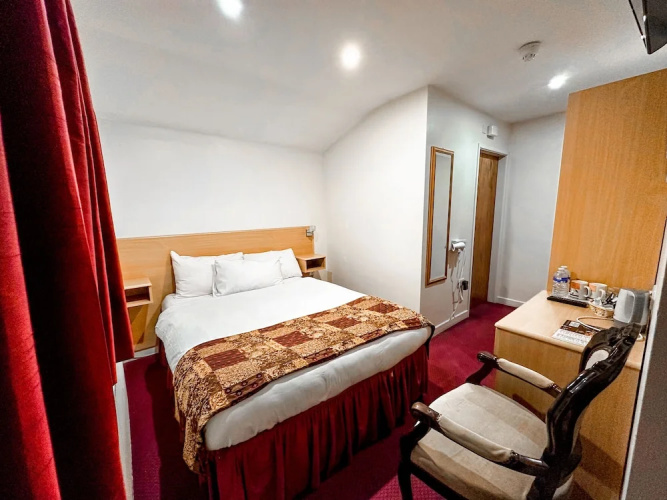 Royal Square Hotel