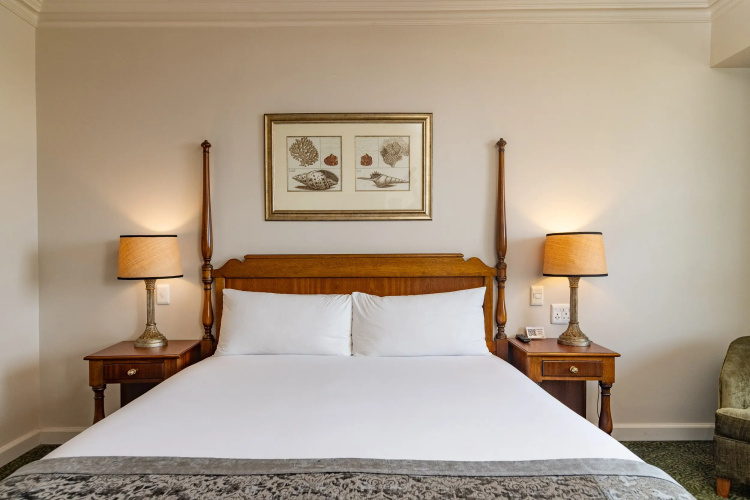 The Edward Hotel