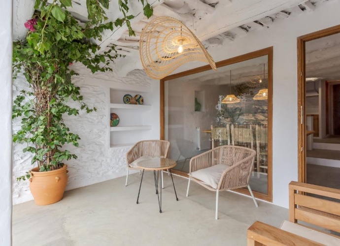 3 Bedrooms Cottage