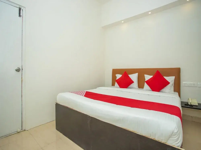 OYO 18544 Amm Residency
