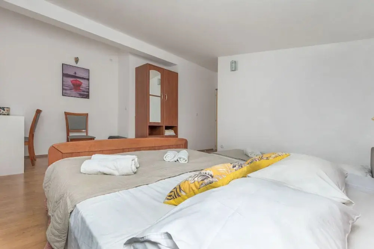 Apartment Goge