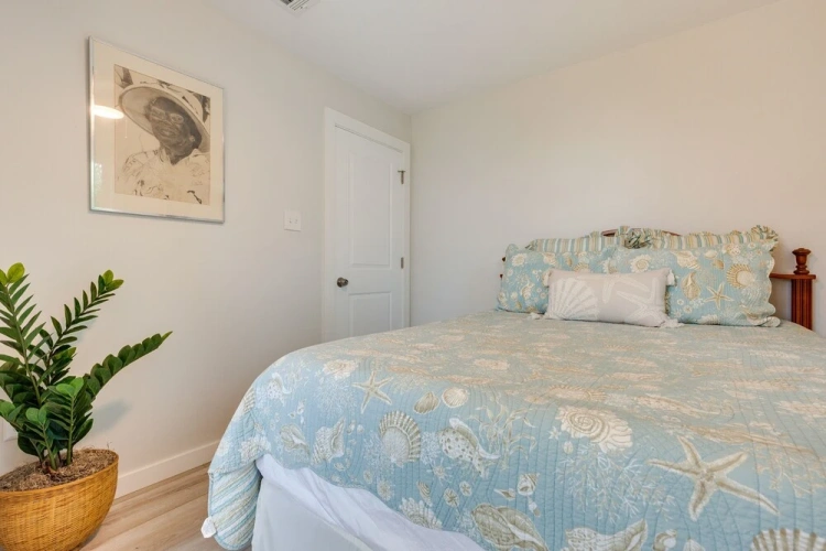3 Bedrooms Cottage with balcony