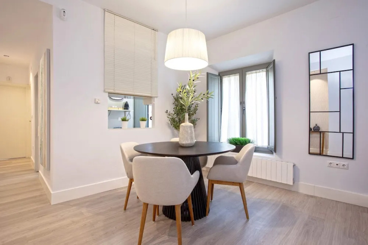 Bright Apartment in Granada Varela