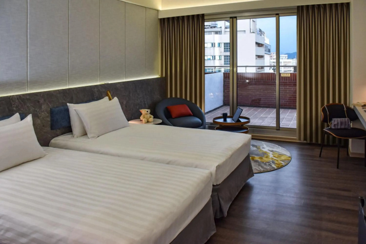 Metro Hotel - Howard Group