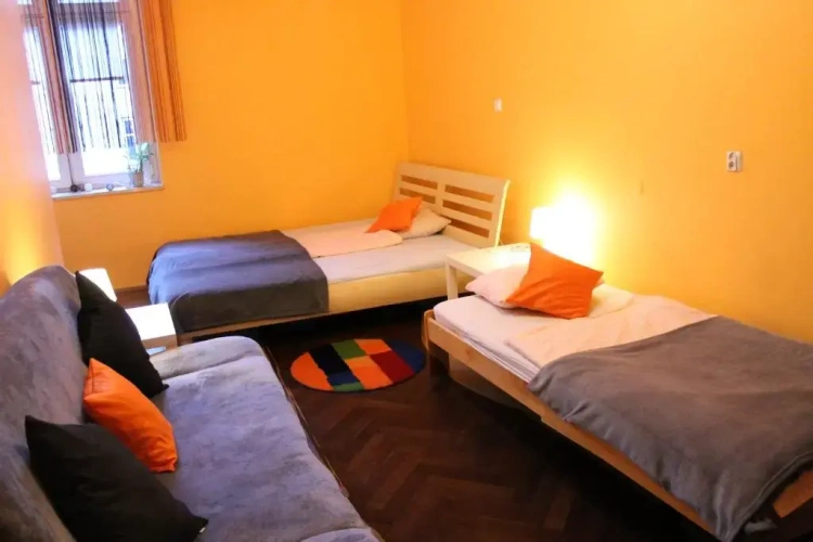 Standard Triple room