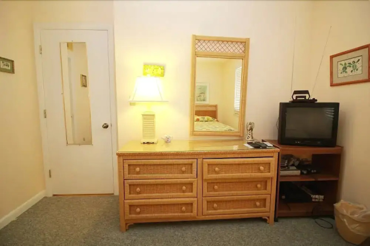 Windrift 410w 2 Bedroom Condo by RedAwning