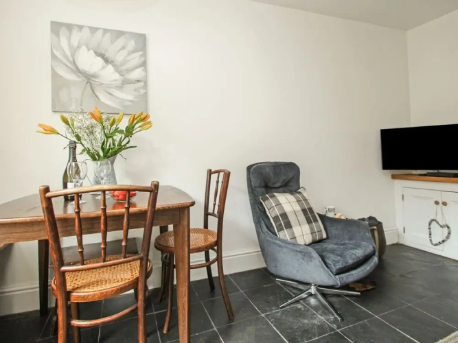 Backlet Cottage