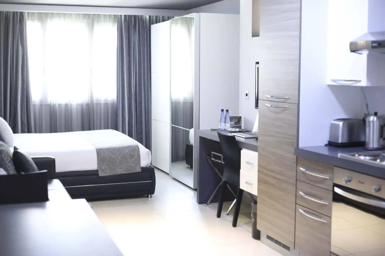 Pebbles Boutique Aparthotel