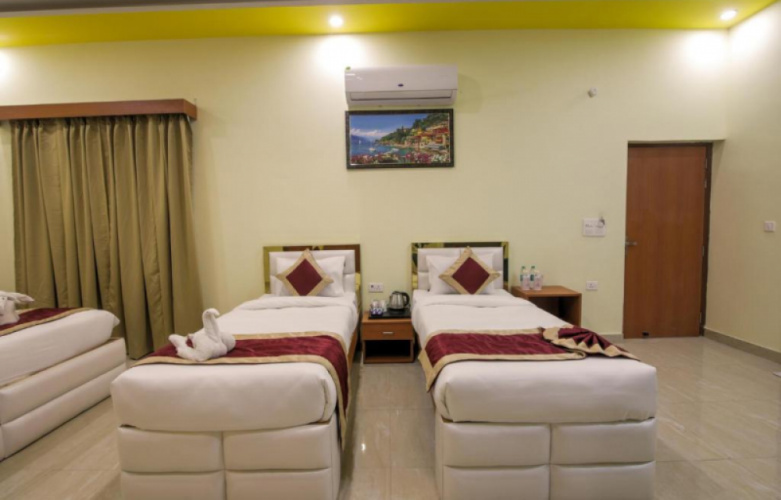 Quadruple Family Suite