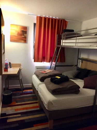 Standard Triple room