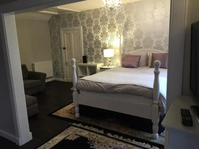 Deluxe Double Suite