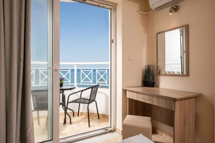 Superior Twin room with balcony and with sea view